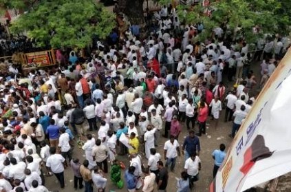 DMK cadres continue to throng Kauvery Hospital as Karunanidhi's health declines