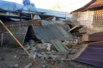10 dead after strong earthquake hits Indonesia.
