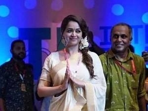 Fans thrilled as Bhavana attends International Film Festival in Kerala as special guest!