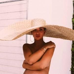 Amy Jackson shares a topless pic as she enters into her 33 weeks of pregnancy