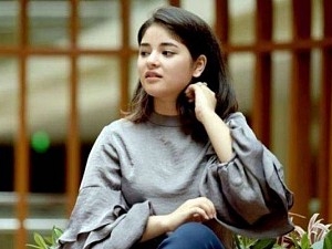 Famous young actress strange request to fans to not to praise her ft Zaira Wasim
