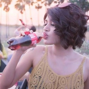 Oviya's new song video from 90 ML | STR