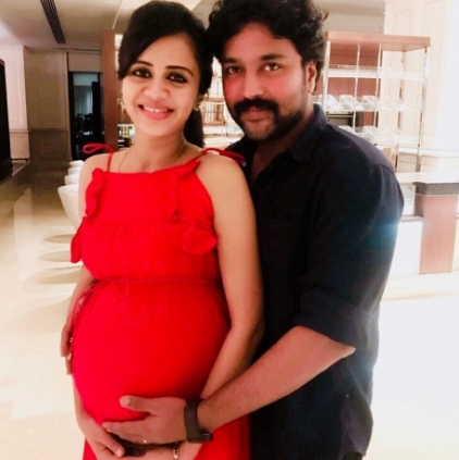 Kayal Chandran shares that his wife VJ Anjana is pregnant Kayal Chandran shares that his wife VJ Anjana is pregnant