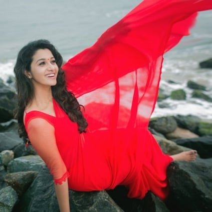 Priya Bhavanishankar officially announces that she will act in Karthi - Pandiraj film