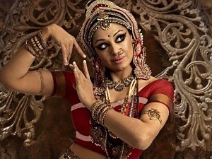 Rajinikanth's heroine and popular actress shares video of dance drying clothes ft Shobana