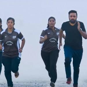 The official trailer of Suseenthiran's sports drama Kennedy Club starring Sasikumar and Bharathiraja is here