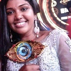 Massive: Photos of Rythvika with Bigg Boss 2 trophy is out