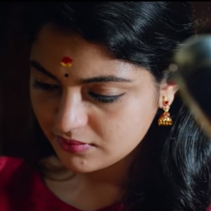 Vineeth Srinivasan's Aravindante Athidhikal Trailer