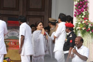 Karunanidhi death: Political leaders and Celebrities pay homage