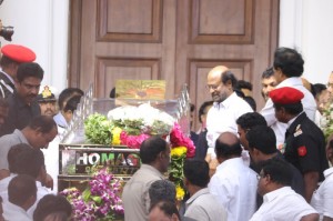 Karunanidhi death: Political leaders and Celebrities pay homage