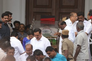 Karunanidhi death: Political leaders and Celebrities pay homage