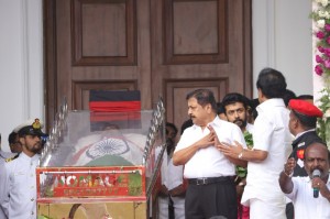 Karunanidhi death: Political leaders and Celebrities pay homage