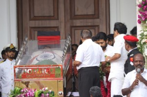 Karunanidhi death: Political leaders and Celebrities pay homage