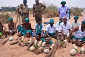 South Indian River Link Farmers protest to form Cauvery Management