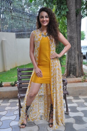 Seerat Kapoor (aka) SeeratKapoor